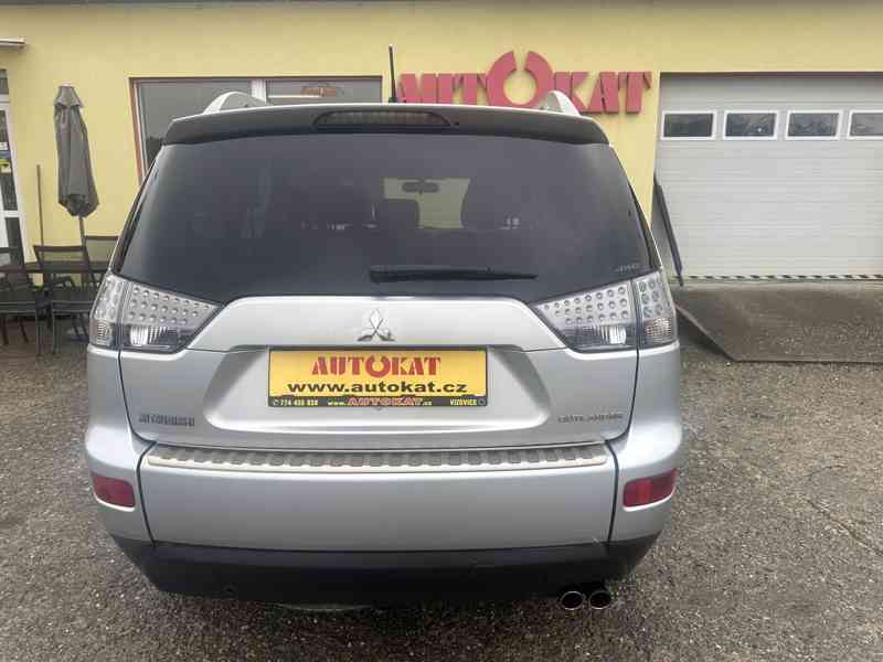 Mitsubishi Outlander 2.0 DI-D 4x4/7míst/Výhřev/1Maj  - foto 4