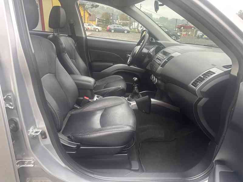 Mitsubishi Outlander 2.0 DI-D 4x4/7míst/Výhřev/1Maj  - foto 23