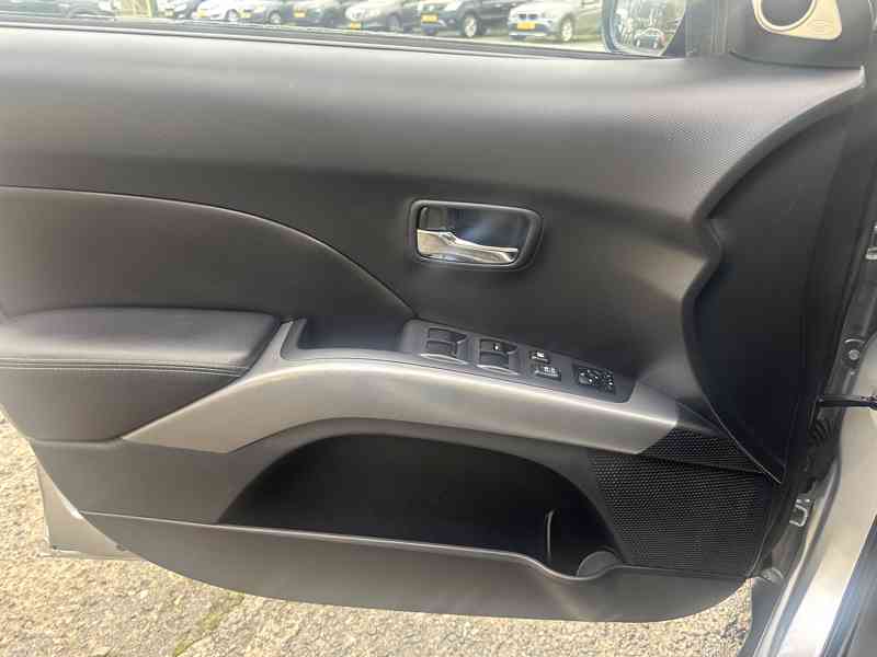 Mitsubishi Outlander 2.0 DI-D 4x4/7míst/Výhřev/1Maj  - foto 9