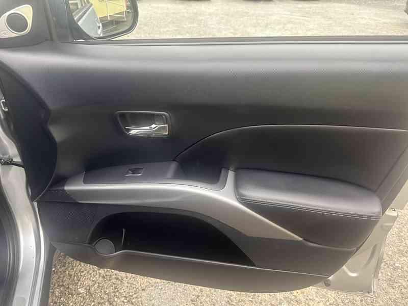 Mitsubishi Outlander 2.0 DI-D 4x4/7míst/Výhřev/1Maj  - foto 24
