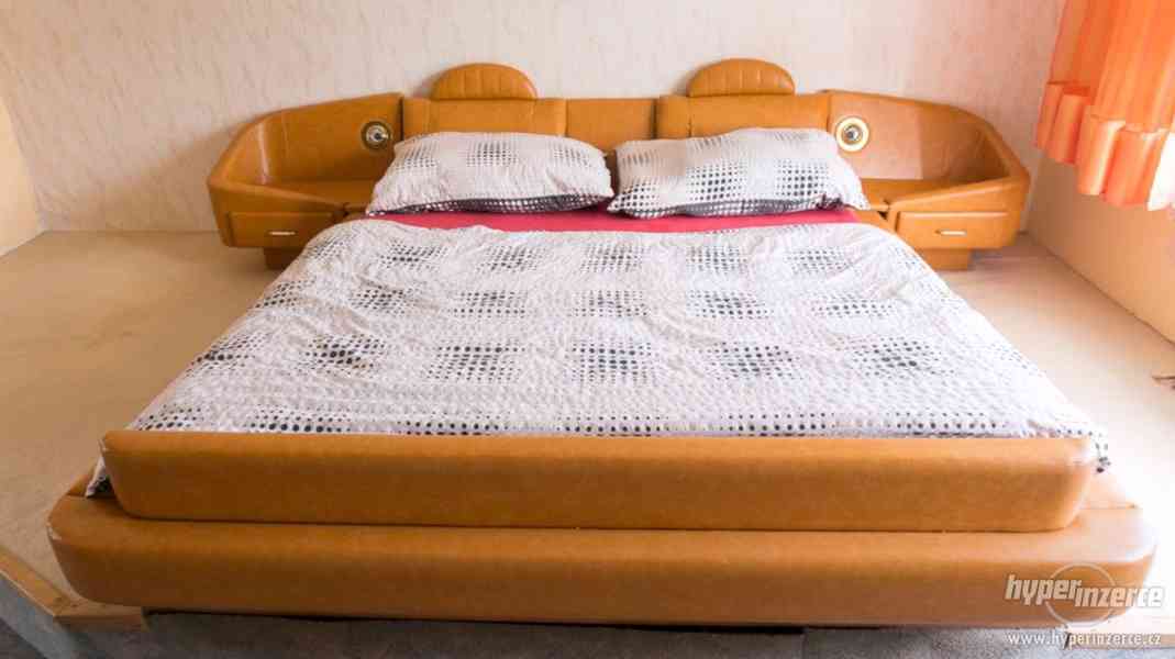Manželská postel 180cm - foto 1