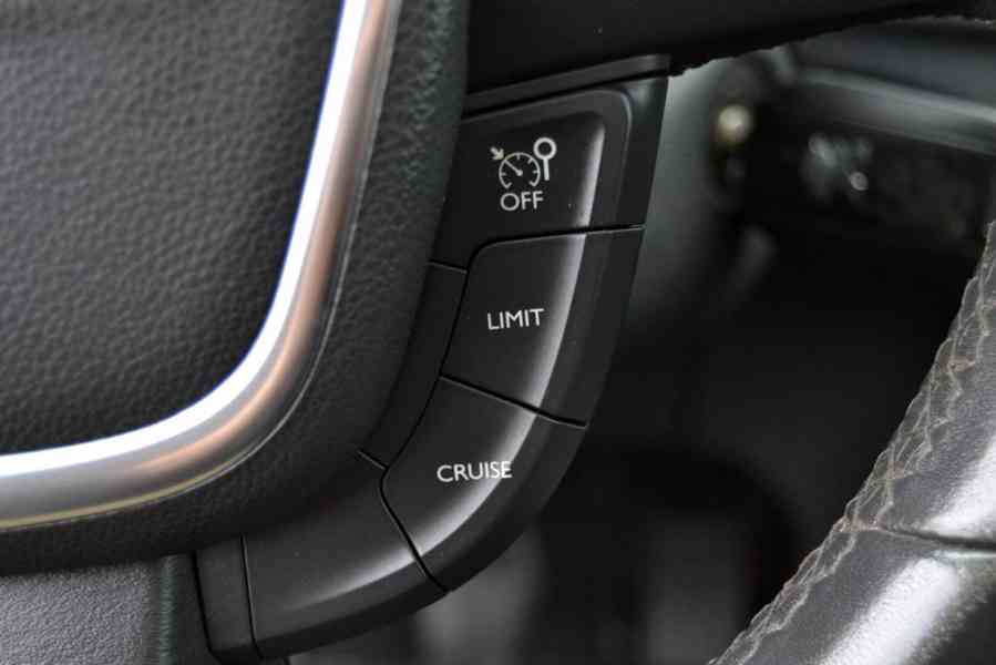 Peugeot 508 2.0 HDi 103kW Active Panorama kombi - foto 9