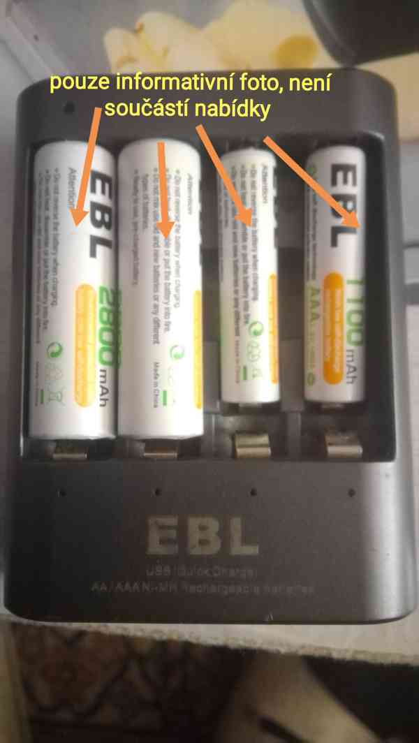 USB Nabíječka baterií pro tužkové a mikro tužkové baterie 