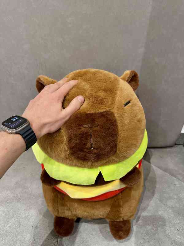 MEGA Plyšová Kapybara Burger 50 cm - foto 4
