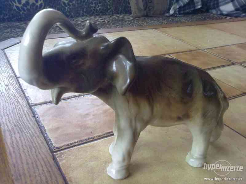 Slon - porcelán - foto 1
