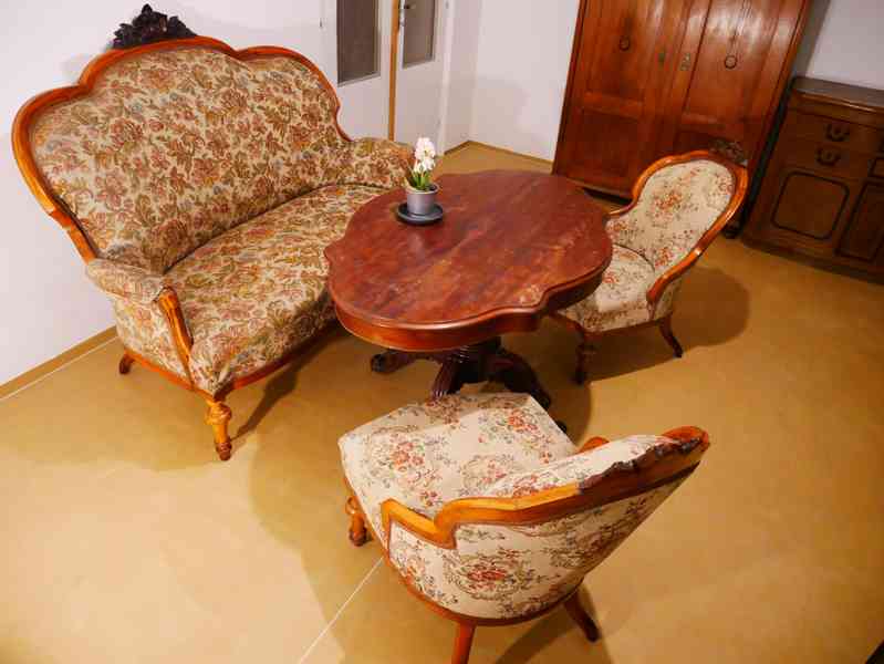 STAROŽITNÁ SOFA VE STYLU BIEDERMEIER - foto 2