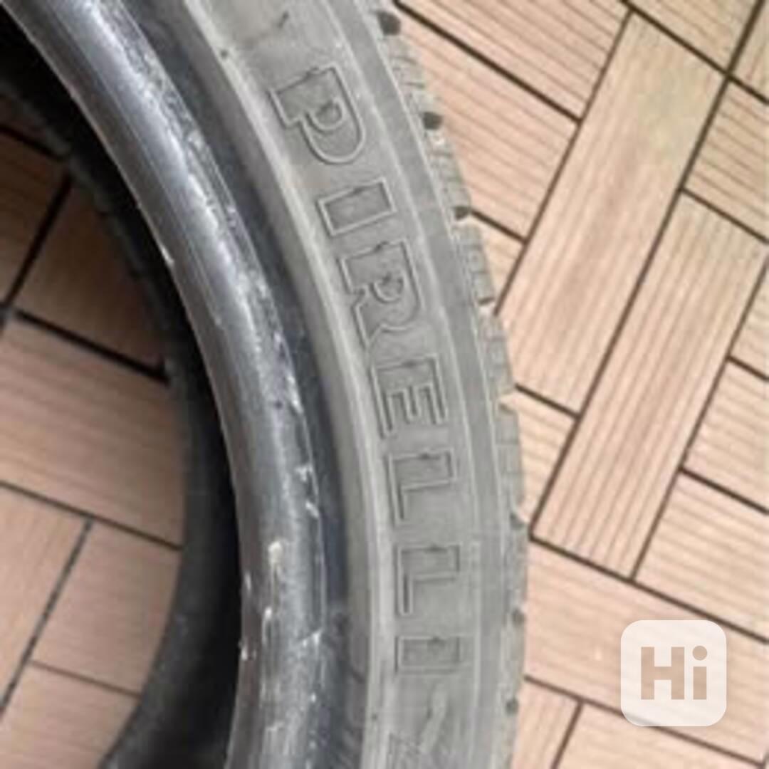 2x 225/40 R18 V92 Pirelli snowfrost - foto 1