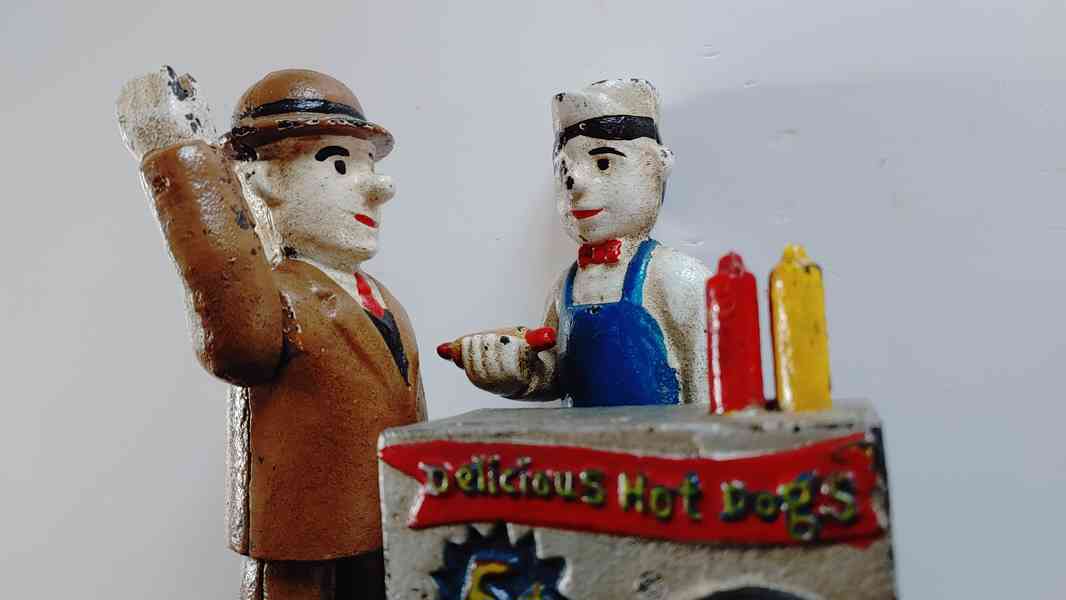 Ručně Malovaná Litinová Pokladnička-Hot Dog Bank,Nefunkční - foto 5