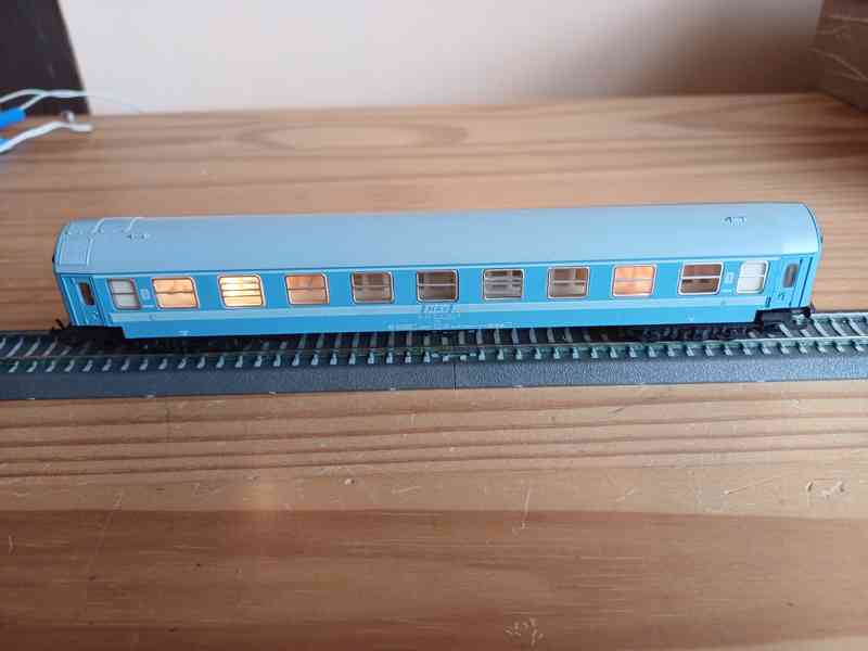 Rychlíkový osobní osvětlený MAV.  TT