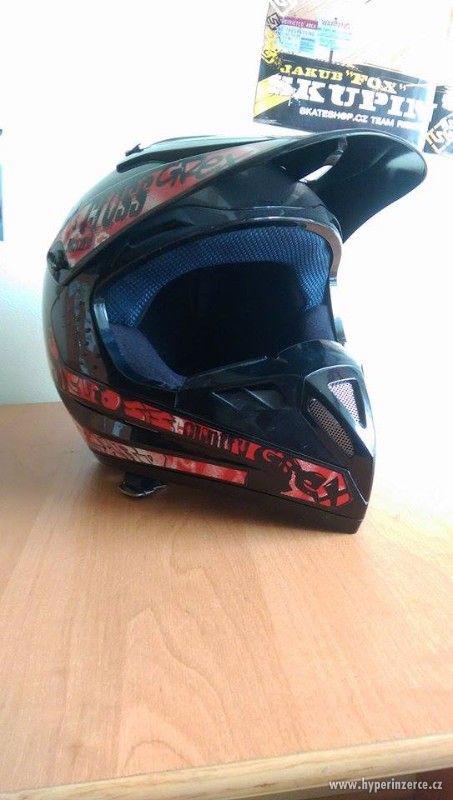 Prodám motocrossovou helmu GREX C 1 - foto 1