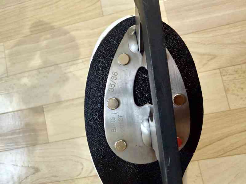 Prodám dětské, dámské zimní brusle OXELO, vel. 35/36  - foto 4