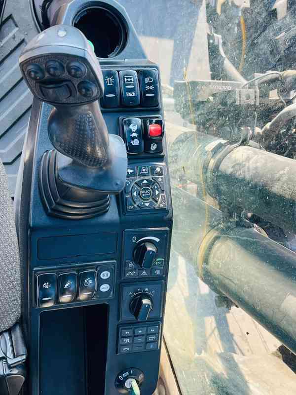 Kolové rypadlo Volvo EWR150E (Možnost leasingu) - foto 12