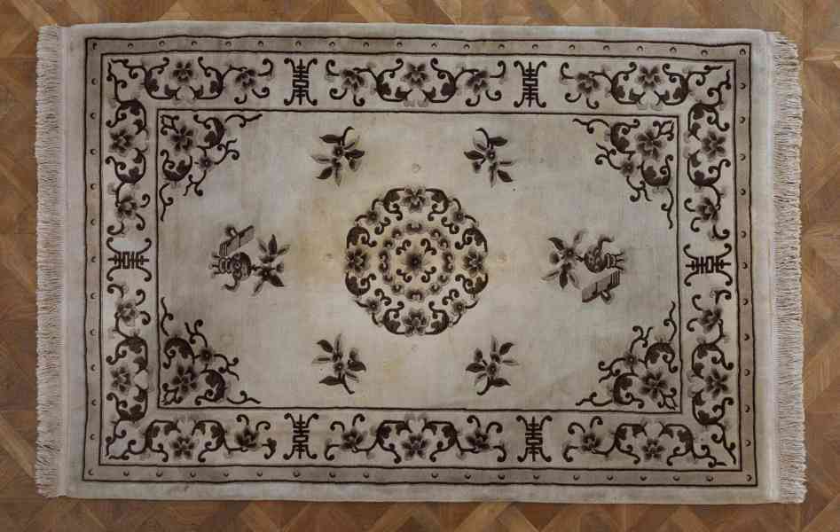 Čínský koberec štěstí 306 X 186 cm