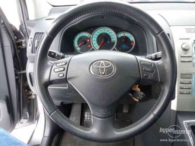 Toyota Corolla Verso 1.8 95kW 7míst - foto 9