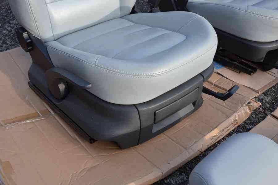 Světlé kožené sedačky Š.Fabia 100 Edition, vyhřívané,Airbagy - foto 14