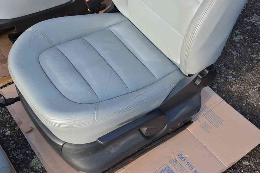 Světlé kožené sedačky Š.Fabia 100 Edition, vyhřívané,Airbagy - foto 10