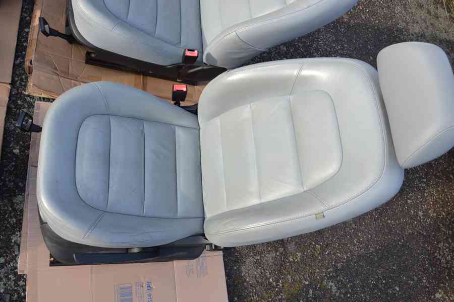 Světlé kožené sedačky Š.Fabia 100 Edition, vyhřívané,Airbagy - foto 12