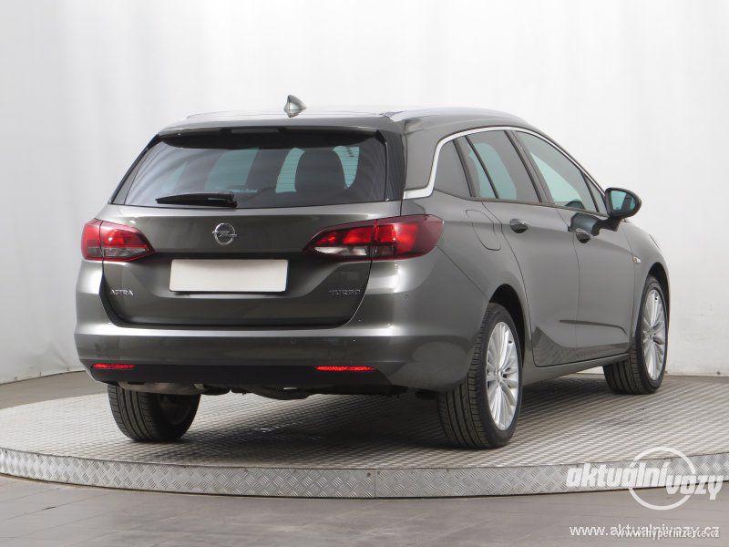 Opel Astra 1.4, benzín, r.v. 2018 - foto 10