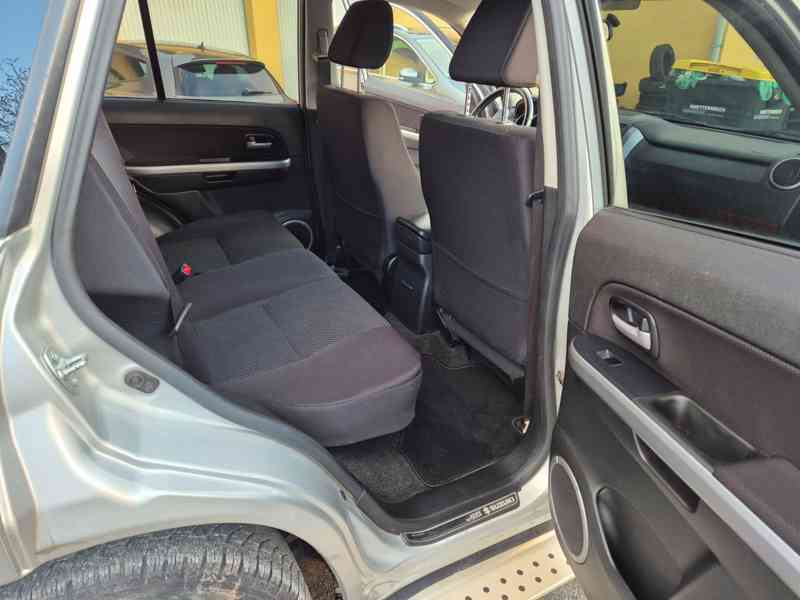 Suzuki Grand Vitara 2.4i Comfort benzín 124kw - foto 15