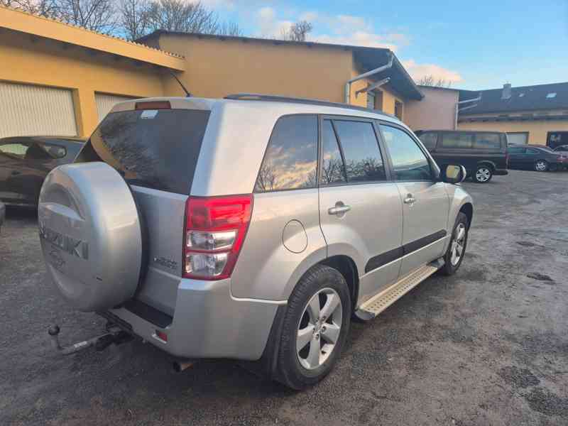 Suzuki Grand Vitara 2.4i Comfort benzín 124kw - foto 6