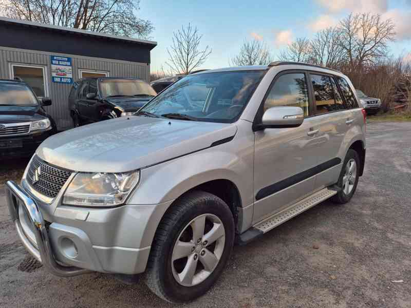 Suzuki Grand Vitara 2.4i Comfort benzín 124kw - foto 3