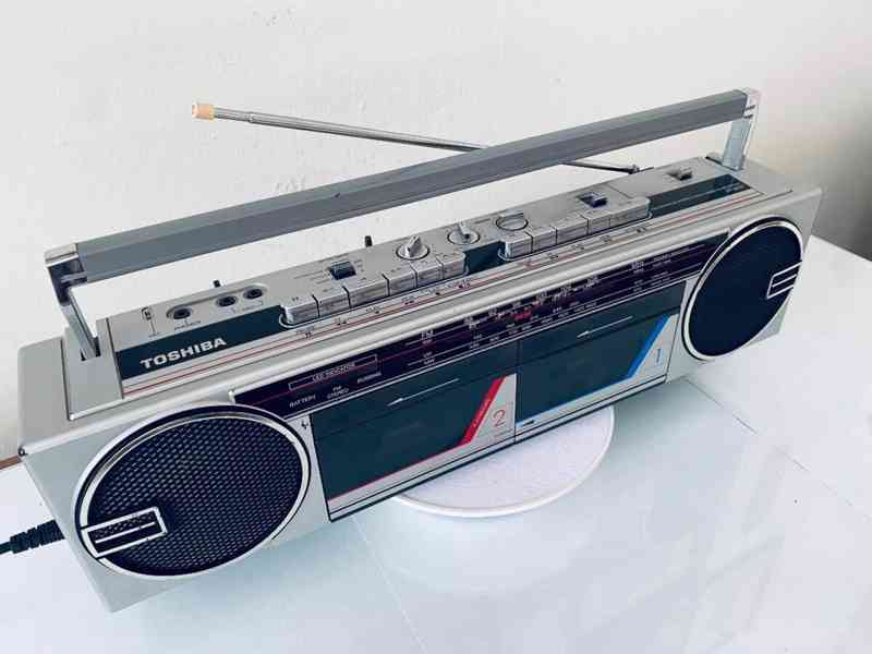 Radiomagnetofon Toshiba RT-8035, rok 1986 - foto 9