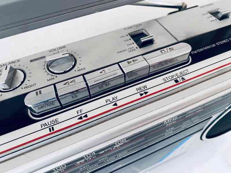 Radiomagnetofon Toshiba RT-8035, rok 1986 - foto 8