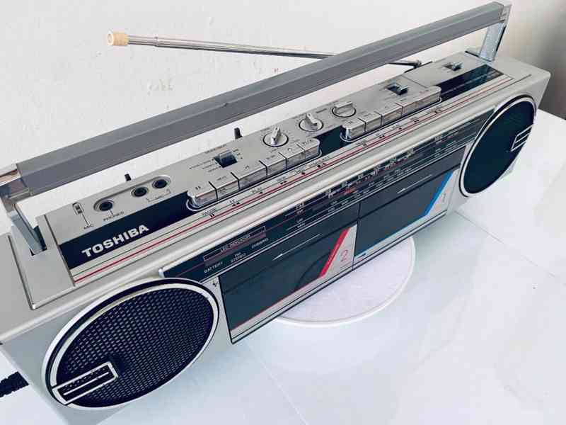 Radiomagnetofon Toshiba RT-8035, rok 1986 - foto 7