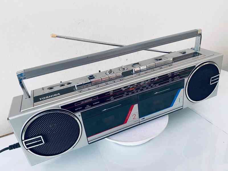 Radiomagnetofon Toshiba RT-8035, rok 1986 - foto 4