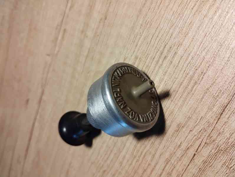 Ostřikovač čelního skal – Škoda Spartak, Octavia, Felicia  - foto 2