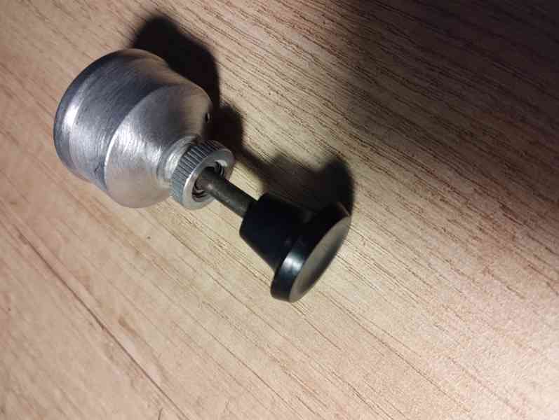 Ostřikovač čelního skal – Škoda Spartak, Octavia, Felicia  - foto 3