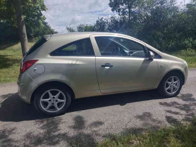 Opel Corsa D 1.2 59Kw RV. 2009 naj.119tis. - NOVÁ STK - foto 4