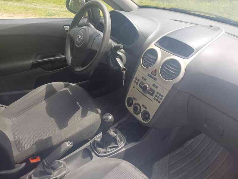 Opel Corsa D 1.2 59Kw RV. 2009 naj.119tis. - NOVÁ STK - foto 7