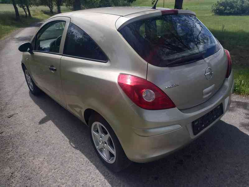 Opel Corsa D 1.2 59Kw RV. 2009 naj.119tis. - NOVÁ STK - foto 9
