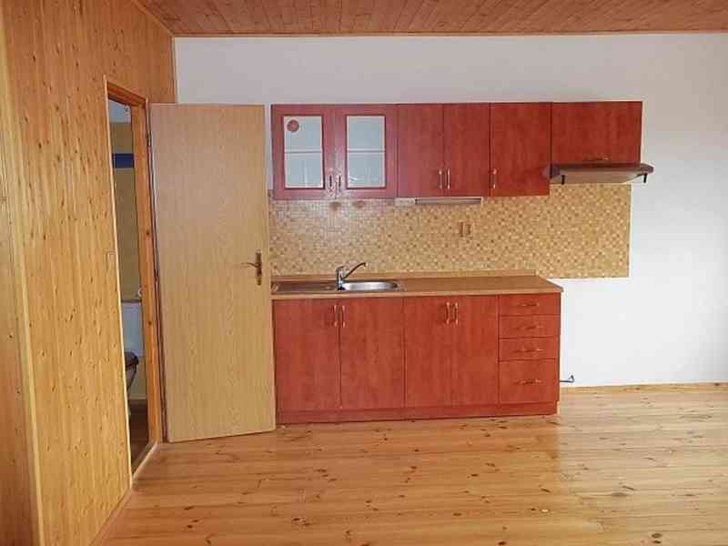 Pronajmu byt 2+kk, 60 m2, KNĚŽNICE u Jičína, JEN PRO 1 OSOBU - foto 2