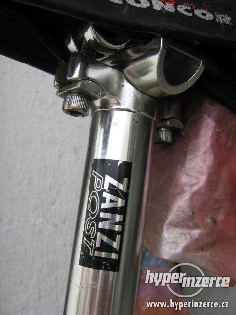 Lehká duralová sedlovka TRANZ-X Zanzi, průměr 26,4 mm, 300mm - foto 1