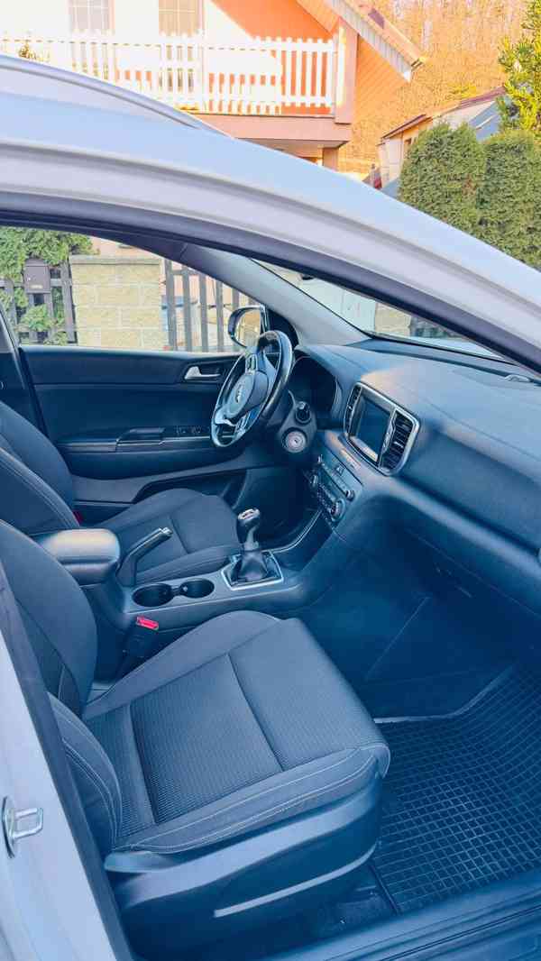 Kia Sportage 1,6 T-GDI 130kw - foto 8