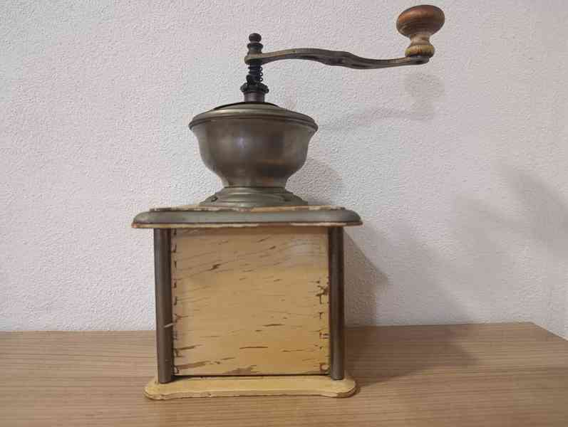 Starý mlýnek na kávu IDEAL se štítkem, patina - foto 5