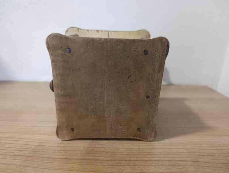 Starý mlýnek na kávu IDEAL se štítkem, patina - foto 15