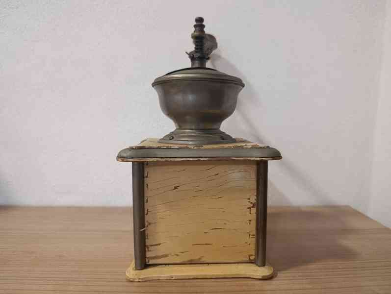 Starý mlýnek na kávu IDEAL se štítkem, patina - foto 11