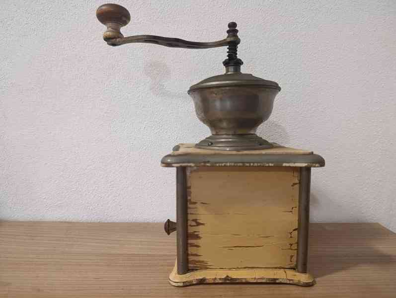 Starý mlýnek na kávu IDEAL se štítkem, patina - foto 10