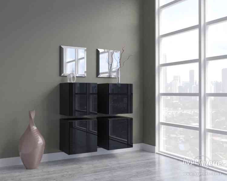 Předsíňová stěna botník skříňky a zrcadlo F4 bílý černý lesk - foto 2