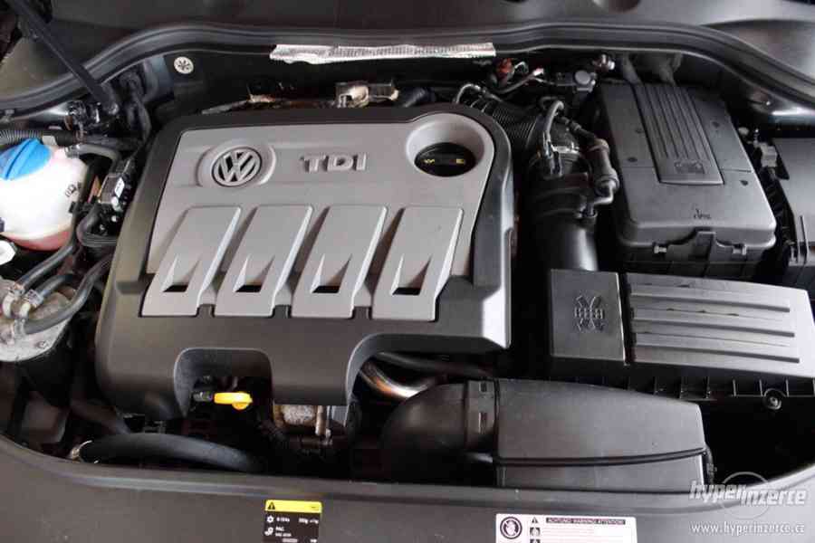 VW Passat 2.0 TDI DSG HIGHLINE kombi - DPH - foto 11