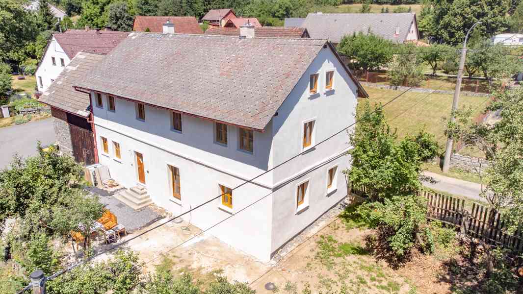 Prodej historického  domu s duší – Mlázovy u Kolince - foto 2