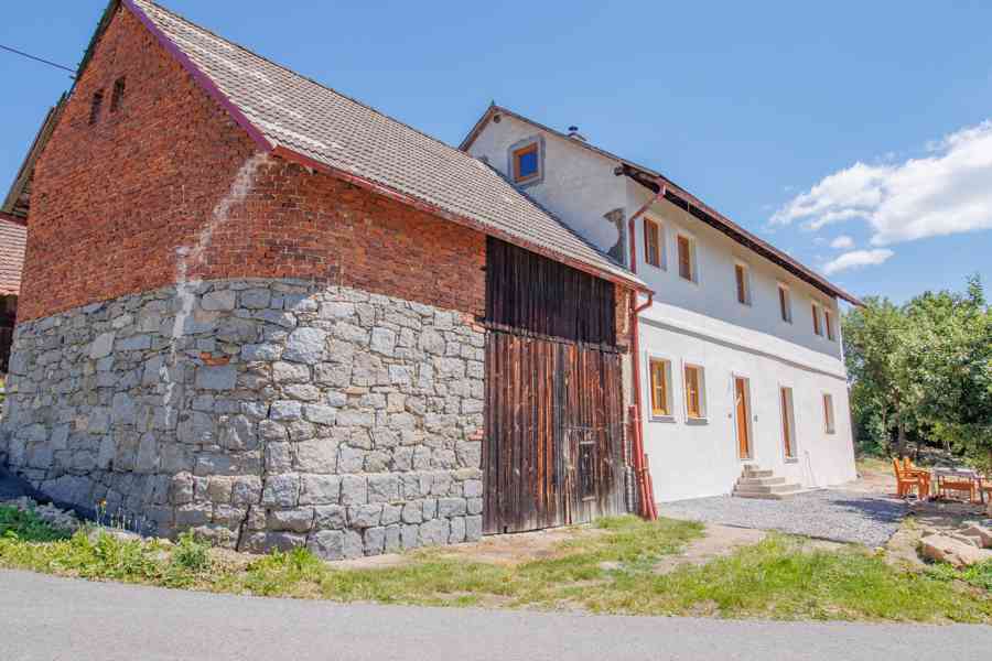 Prodej historického  domu s duší – Mlázovy u Kolince - foto 9