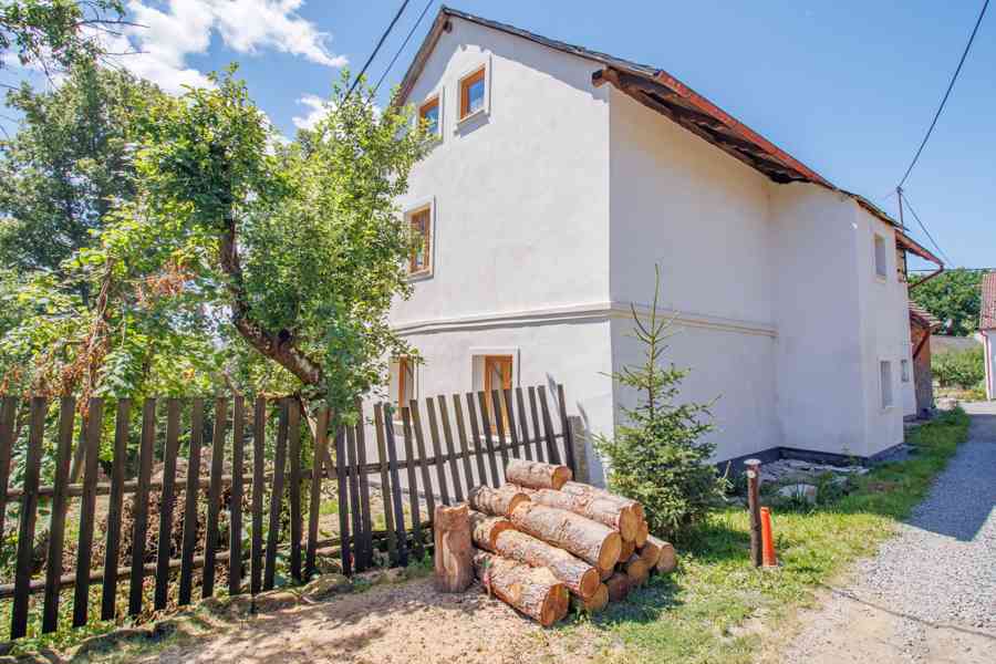 Prodej historického  domu s duší – Mlázovy u Kolince - foto 6