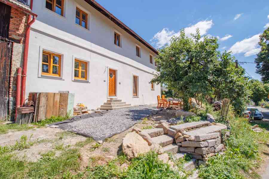 Prodej historického  domu s duší – Mlázovy u Kolince - foto 4