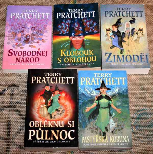 KNIHY O TONIČCE BOLAVÉ (T. Pratchett) - KOMPLET!!! - foto 1