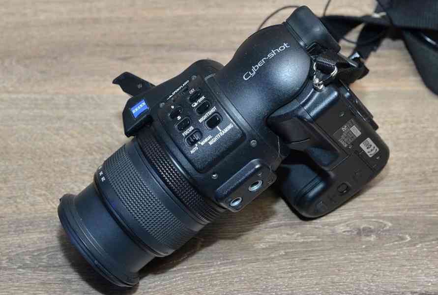 SONY CyberShot DSC-F828 Classic*2/3&quot; CCD *7xOpZOOM - foto 6