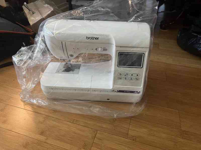  Brother SE1900 Sewing + Embroidery Machine - foto 1